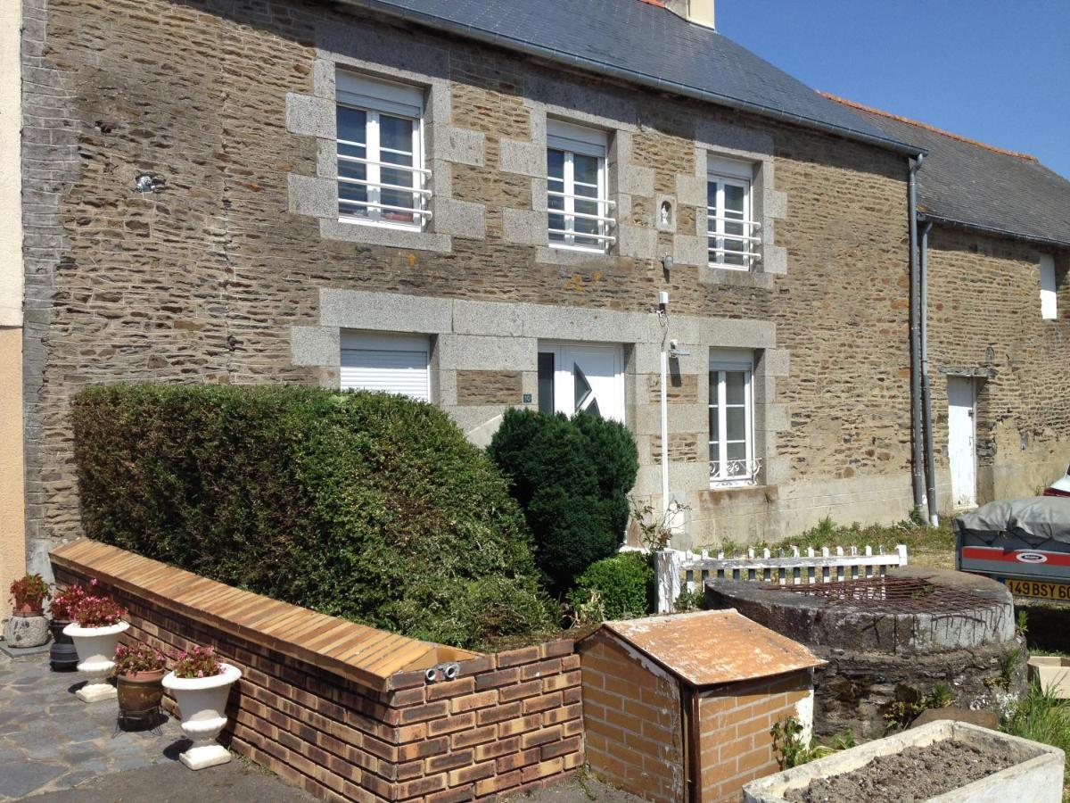 Hebergements Situes A 6 Kms Du Mont Saint Michel Apartment Tanis Exterior photo